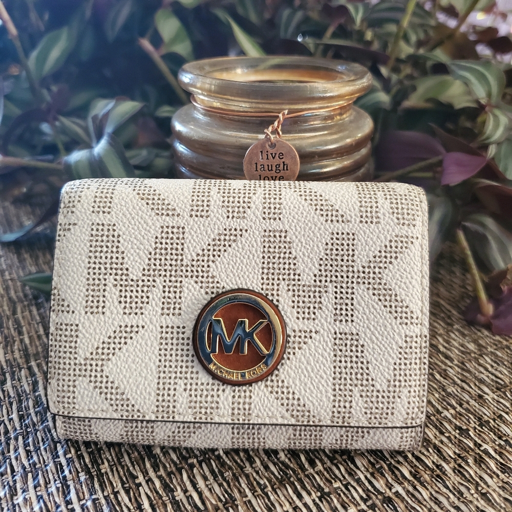 Michael Kors Logo Leather Medium Wallet